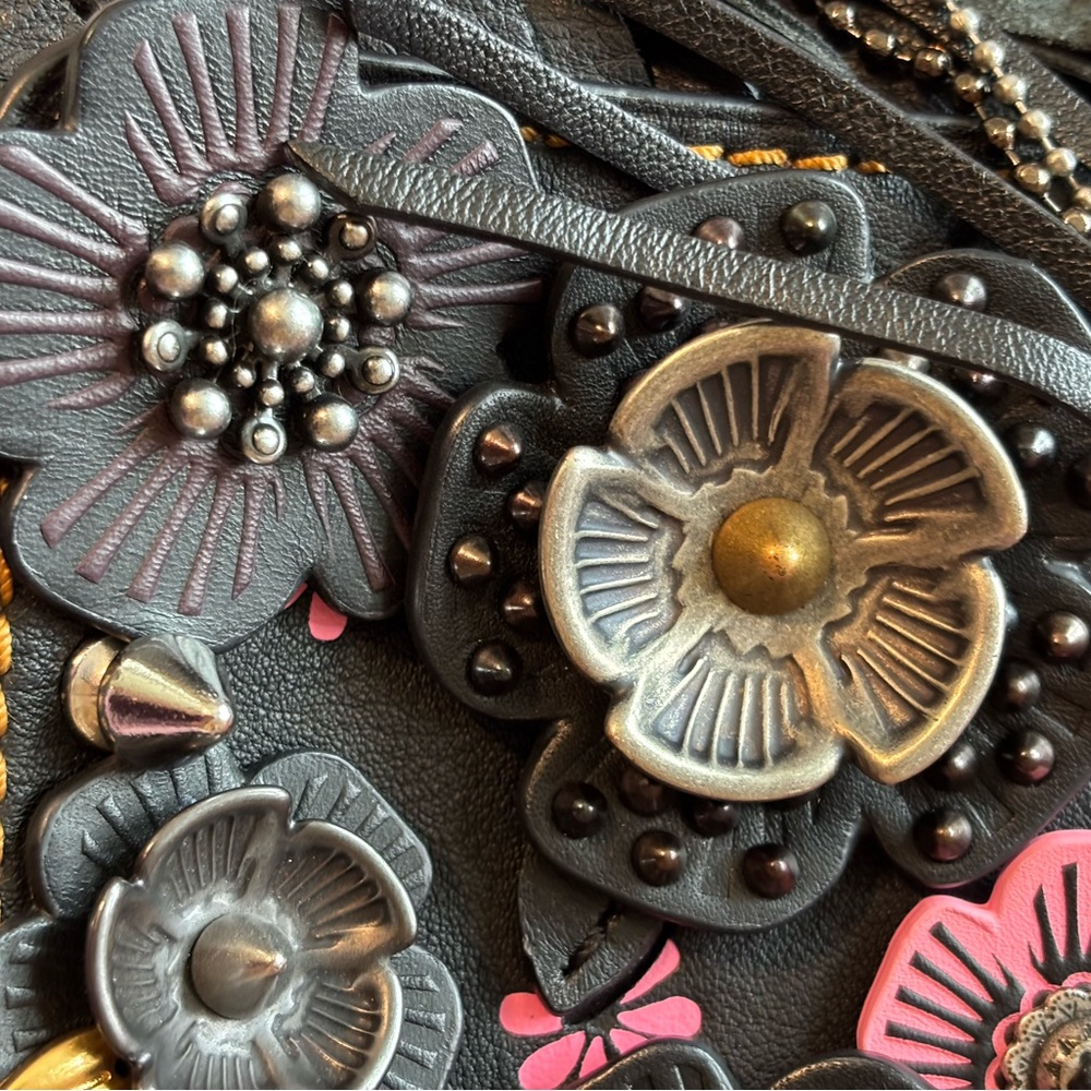 RARE Coach 1941 Dinky with Wild Tea Rose Fringe in Black and Pink, EUC - Picture 5 of 15